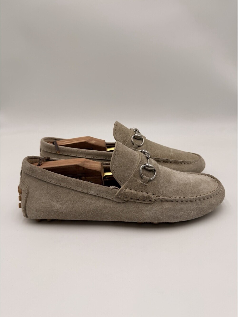 Men’s Gucci beige suede Silver Horsebit driving shoes Size 8UK